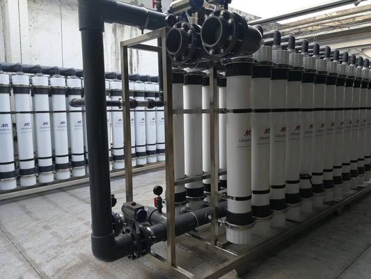 سعر جيد 99% معدل إزالة الغموض نظام التصفية العالية بقدرة 100m3/ساعة ومعالجة مسبقة UF عملية المعالجة الانترنت